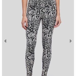 Peony & Me Leggings XS Beige Black Floral Illusion Lace Stretch Yoga‎ Active Gym
